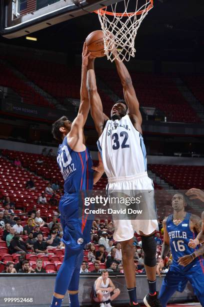 William Lee of the Memphis Grizzlies goes to the basket against the Philadelphia 76ers during the 2018 Las Vegas Summer League on July 15, 2018 at...