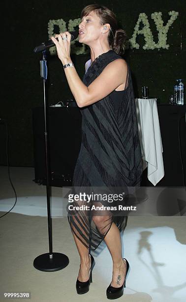Singer Natalie Imbruglia performs at the Replay Party during the 63rd Annual Cannes Film Festival at the Star Style Lounge on May 19, 2010 in Cannes,...