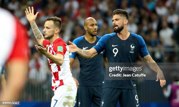 Ivan Rakitic of Croatia, Olivier Giroud of France during the 2018 FIFA World Cup Russia Final between France and Croatia at Luzhniki Stadium on July...