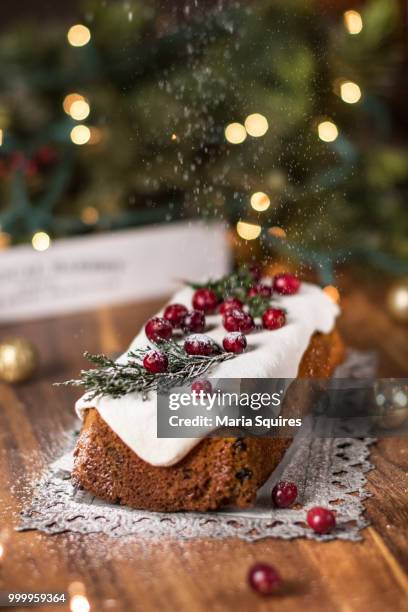 christmas fruitcake - christmas cake stock pictures, royalty-free photos & images