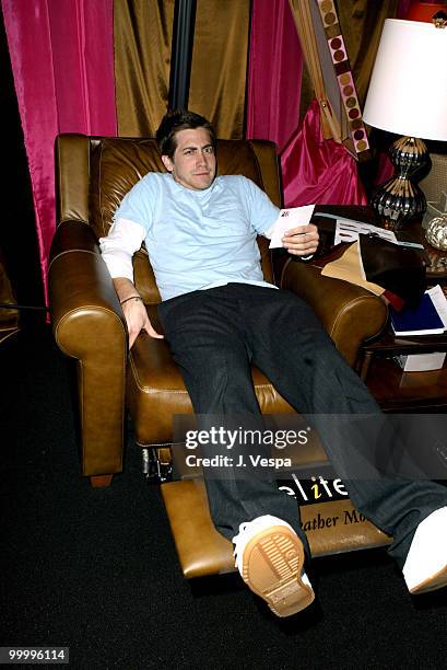 Jake Gyllenhaal with Elite Leather recliner