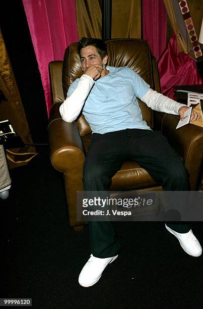 Jake Gyllenhaal with Elite Leather recliner