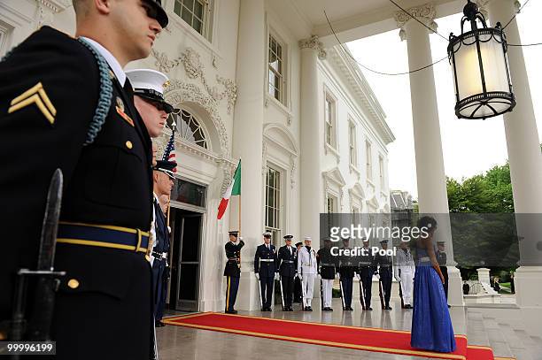 President Barack Obama and first lady Michelle Obama arrive to welcome Mexican President Felipe Calderon and first lady Margarita Zavala on the North...