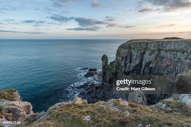 stunning vibrant landscape image of cliffs around st govan's hea - govan bildbanksfoton och bilder