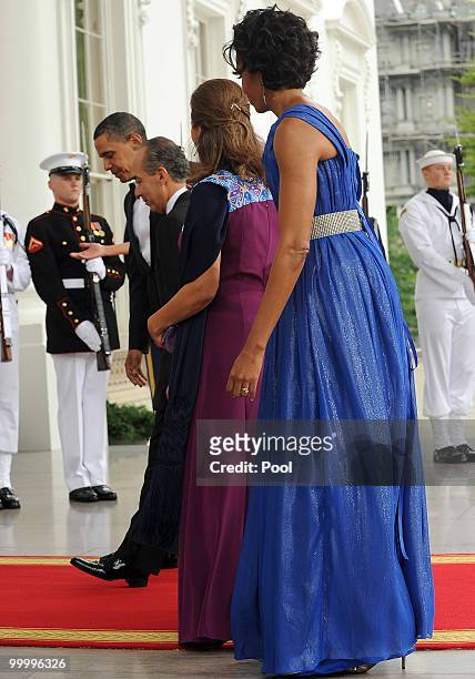 President Barack Obama and first lady Michelle Obama welcome Mexican President Felipe Calderon and first lady Margarita Zavala on the North Portico...