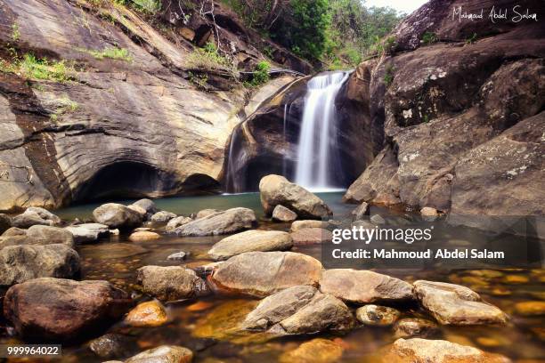 bambarakiri ella waterfall - matale - mahmoud photos et images de collection