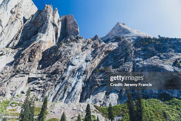 mountains of the sierra nevada - francis winter 個照片及圖片檔