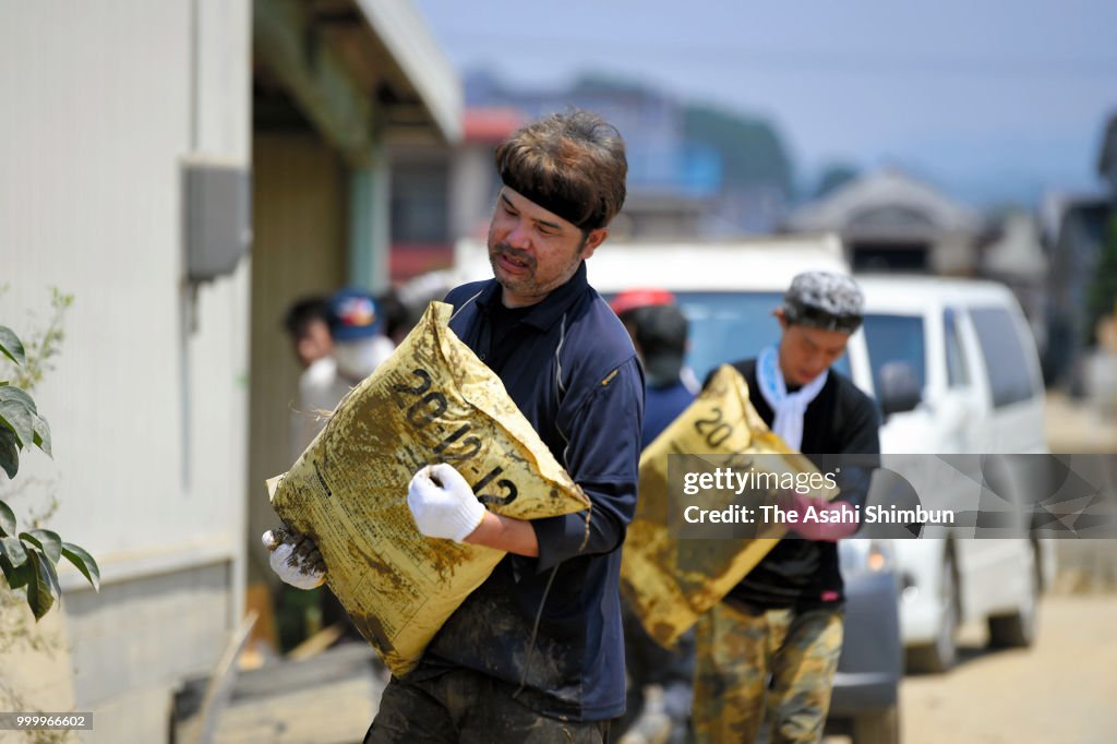 Heatstroke Takes Its Toll After Deadly Flooding In Western Japan