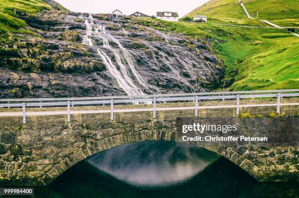 Stonebridge Front Stonebridge Photos and Premium High Res Pictures - Getty Images