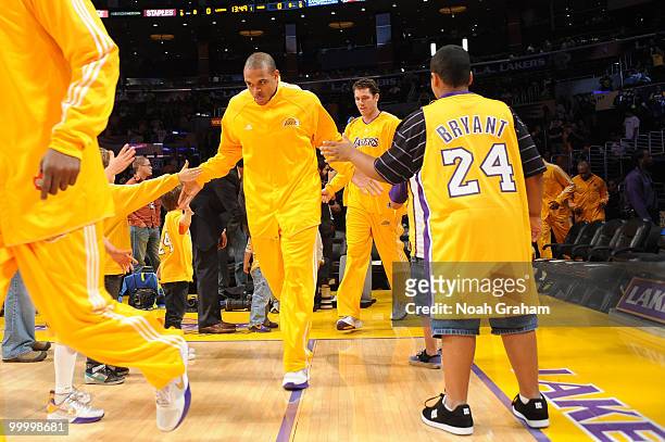 Shannon Brown of the Los Angeles Lakers runs onto the court before taking on the Phoenix Suns in Game Two of the Western Conference Finals during the...