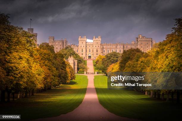 windsor - banks post near record profits in second quarter of 2014 stockfoto's en -beelden