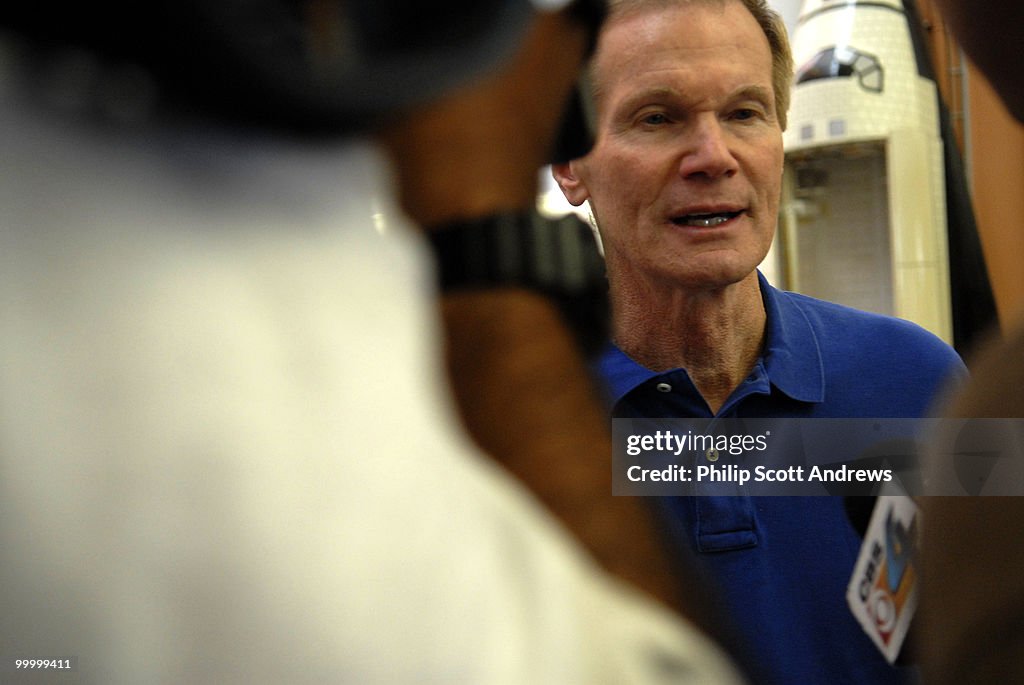 Senator Bill Nelson D-Fla, talks t