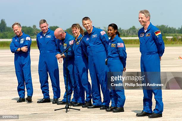 Commander Steve Lindsey, Mission Specialist Mike Fossum, Pilot Mark Kelly, Mission Specialists Lisa Nowak, Piers Sellers, Stephanie Wilson, and...