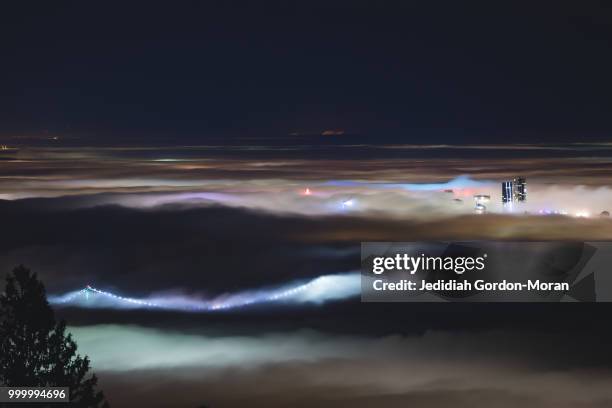 vancouver above the fog 5 - moran stockfoto's en -beelden