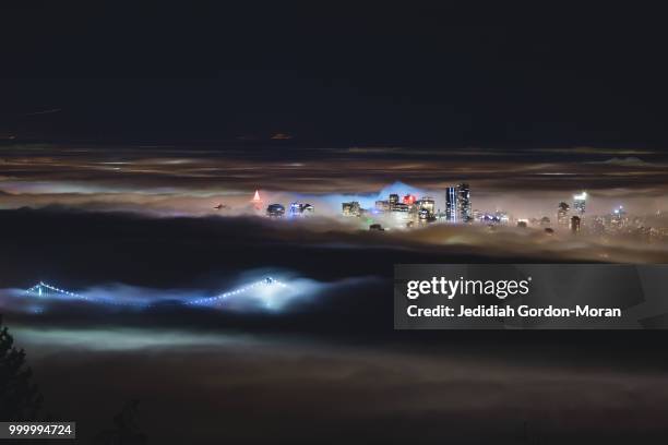 vancouver above the fog 16 - moran stockfoto's en -beelden