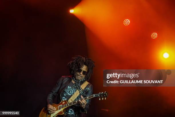 Us singer Lenny Kravitz performs on the stage during the American Tours Festival, on July 13 in Tours.