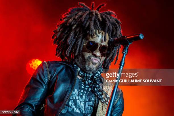 Us singer Lenny Kravitz performs on the stage during the American Tours Festival, on July 13 in Tours.