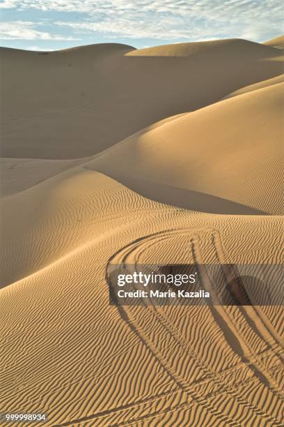 desert sand dunes california - banks post near record profits in second quarter of 2014 stockfoto's en -beelden