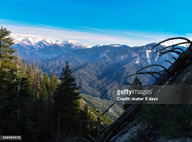 snowy california mountains - banks post near record profits in second quarter of 2014 stockfoto's en -beelden