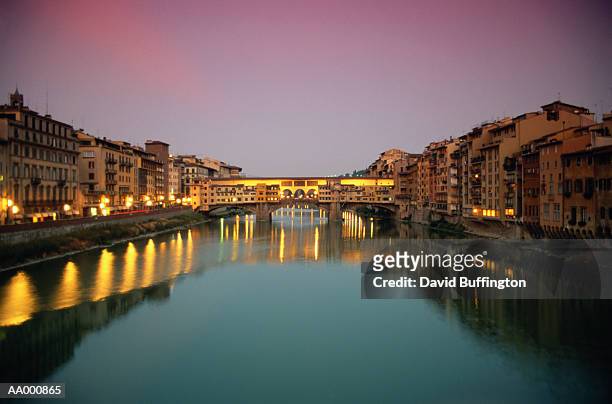 sunset over the arno river and ponte vecchio - ponte 個照片及圖片檔