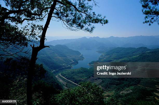 moon lake in the ningbo province, china - son la province fotografías e imágenes de stock