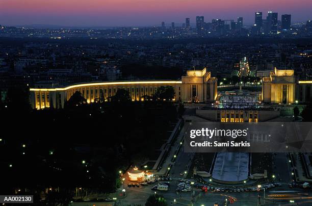 view from the eiffel tower at sunset - esplanade du trocadero stock pictures, royalty-free photos & images