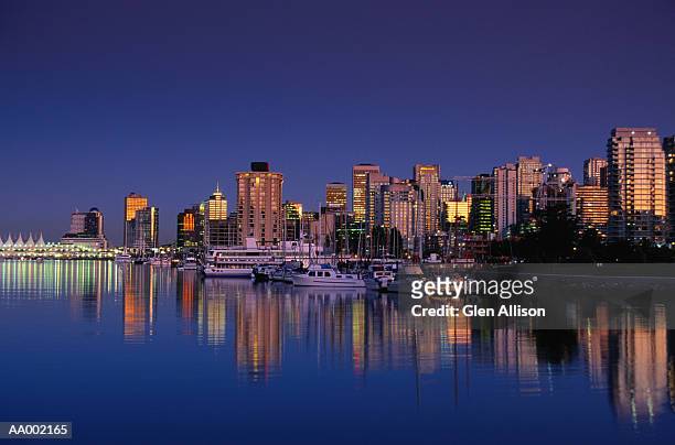 vancouver skyline at night - coal harbor stock pictures, royalty-free photos & images