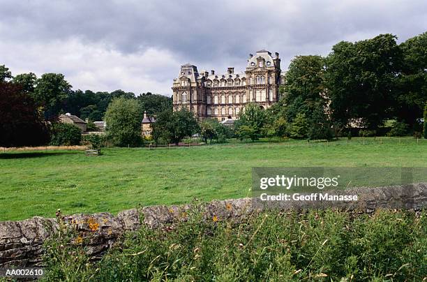house and a field - barnard castle stock pictures, royalty-free photos & images