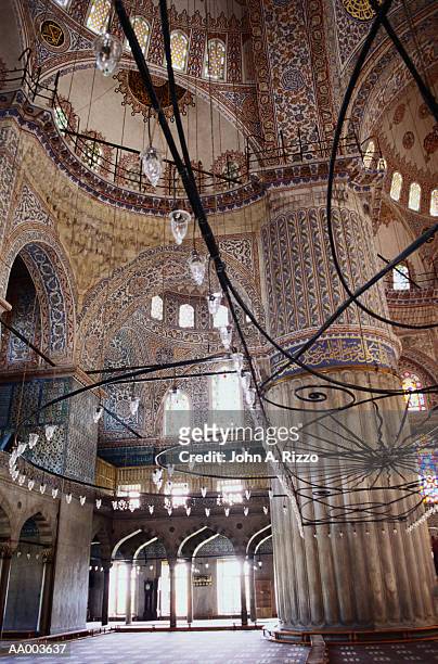 interior of the blue mosque - sultanahmet viertel stock-fotos und bilder
