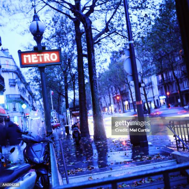 Art Nouveau Metro Photos and Premium High Res Pictures - Getty Images