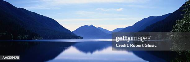 lake crescent - lago crescent fotografías e imágenes de stock