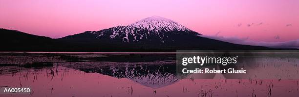 mt. bachelor reflected in sparks lake at sunset - sparks lake stock pictures, royalty-free photos & images