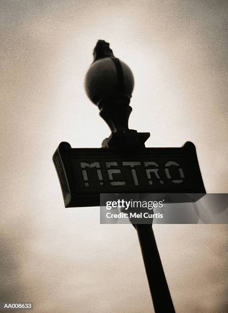 metro sign in france - paris metro sign stock pictures, royalty-free photos & images