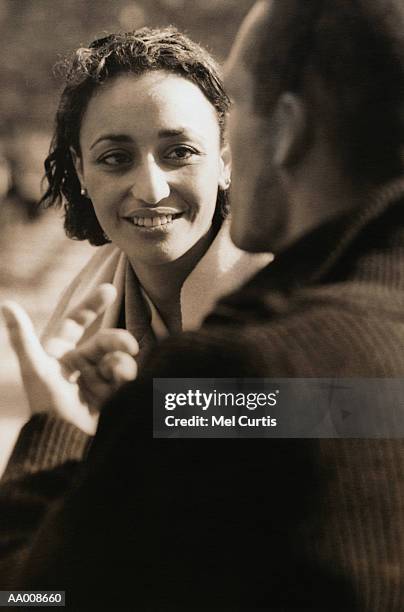 couple walking in the jardin des tuileries - jardin stock pictures, royalty-free photos & images