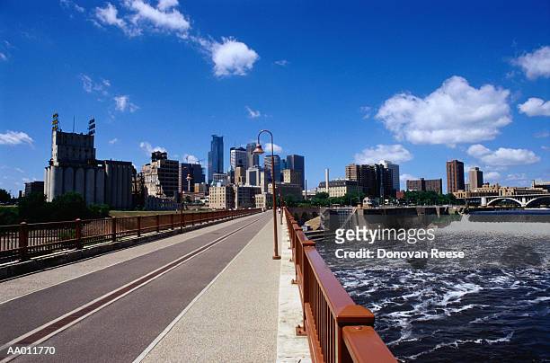 bridge over the mississippi river in minneapolis - category:protected_areas_of_washington_county,_mississippi foto e immagini stock
