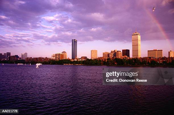 rainbow over massachusetts bay in boston - baia del massachusetts foto e immagini stock