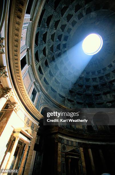 italy, rome, piazza della rotonda, low angle view - circa 2nd century - fotografias e filmes do acervo