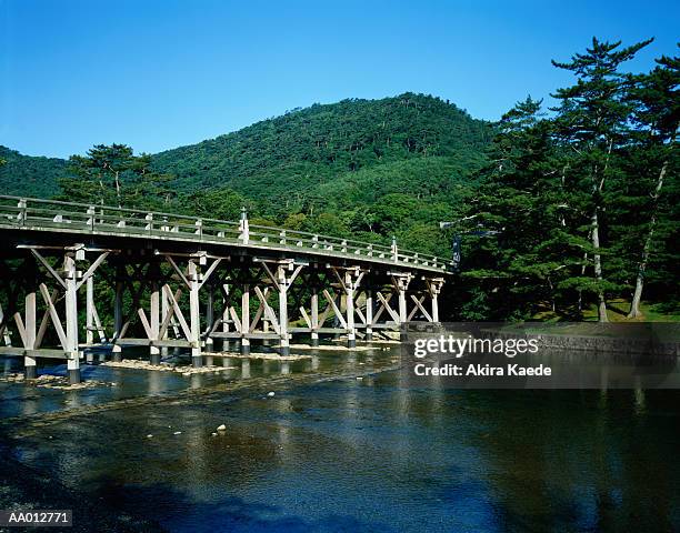 japan, mie prefecture, uji bridge leading to ise shrine - ise mie fotografías e imágenes de stock