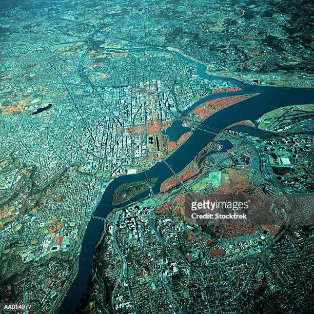 usa, washington dc and potomac river, aerial view - potomac foto e immagini stock