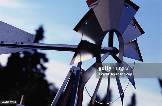 windmill - amerikaanse windmolen stockfoto's en -beelden