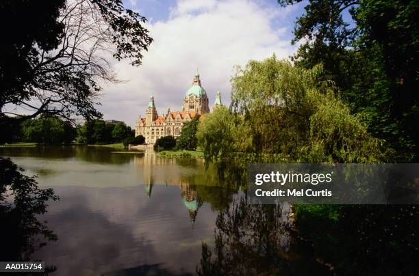 new town hall in hannover, germany - prince ernst august presents royal crown of hanover stockfoto's en -beelden