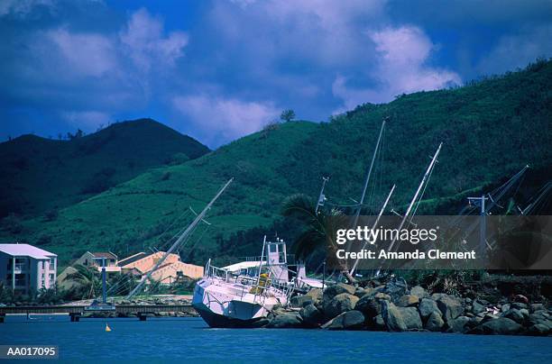 hurricane aftermath on st. martin - 1995 hurricane luis stock pictures, royalty-free photos & images