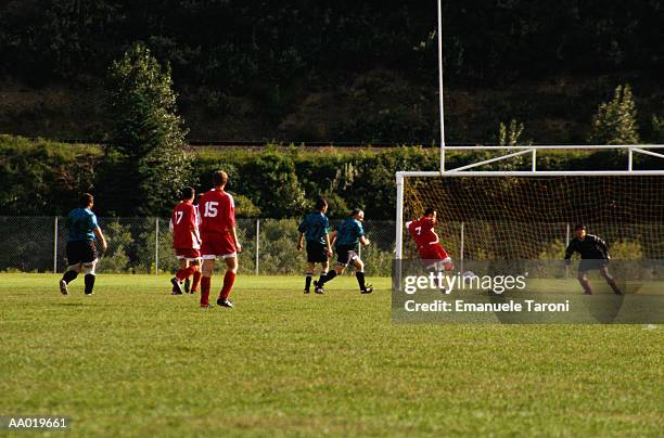 soccer game - amateur stock-fotos und bilder
