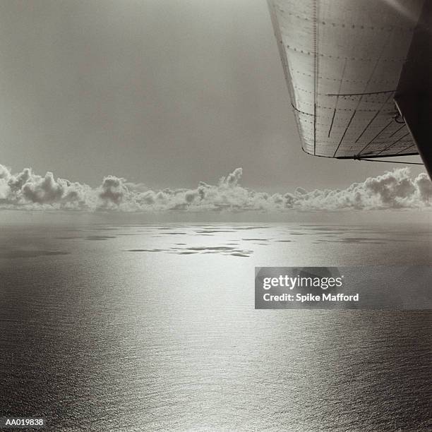 puget sound from an airplane - sound stock-fotos und bilder