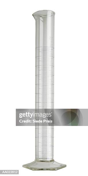 graduated chemistry cylinder - mätglas bildbanksfoton och bilder