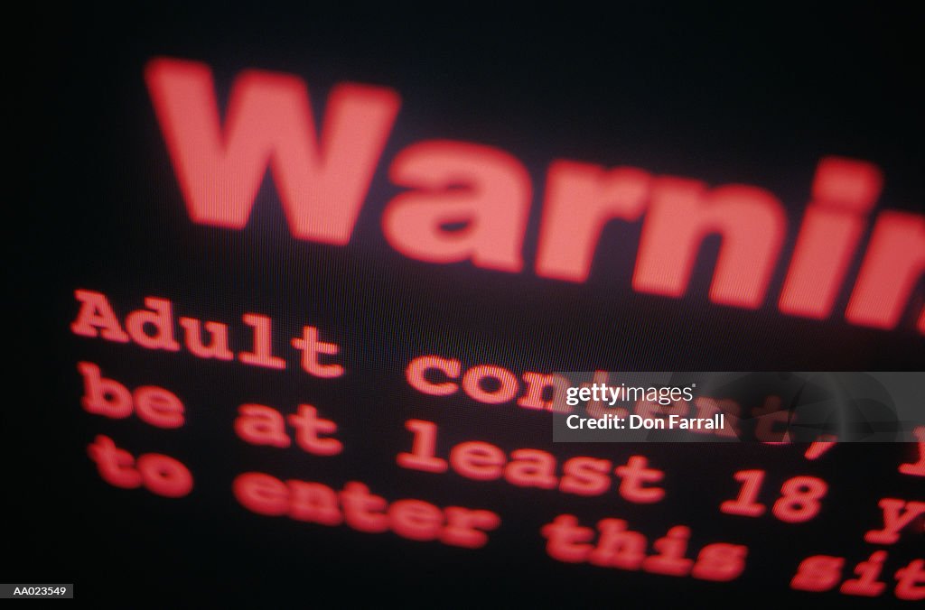 Warning Message Screen Warning Message On A Computer Screen Stock-Foto - Getty Images