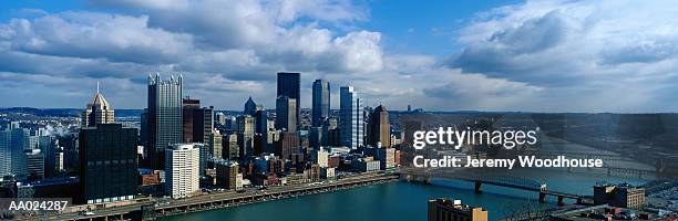 usa, pennsylvania, pittsburgh, skyline - rio allegheny imagens e fotografias de stock