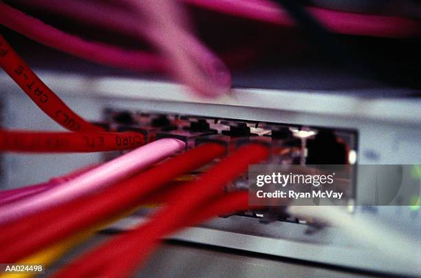 computer cable connected in computer port - datorport bildbanksfoton och bilder