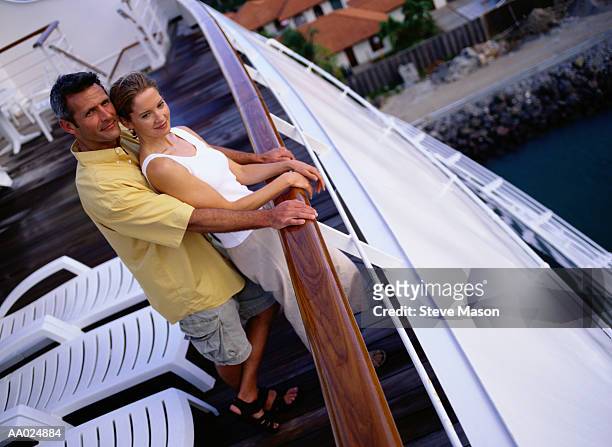 couple on a cruise ship - cade stockfoto's en -beelden