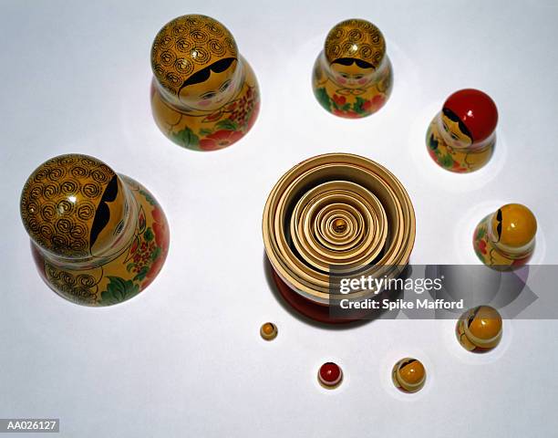 russian nesting dolls - nesting doll stock pictures, royalty-free photos & images